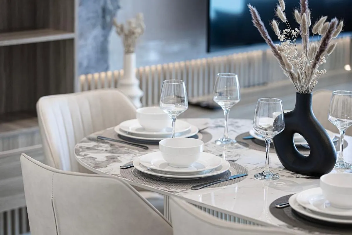 Luxurious Burj Khalifa And Fountain Views Apartment Dubai United Arab Emirates