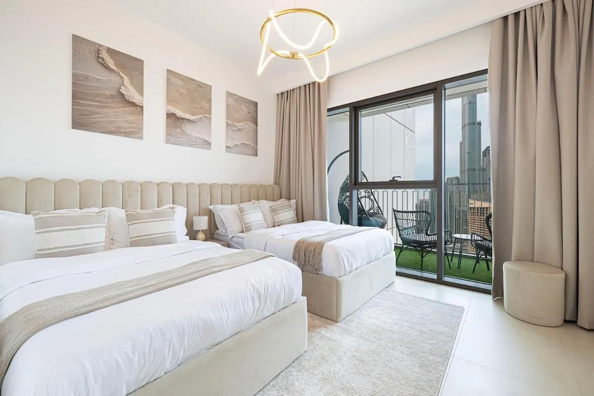 Luxurious Burj Khalifa And Fountain Views Apartment Dubai United Arab Emirates