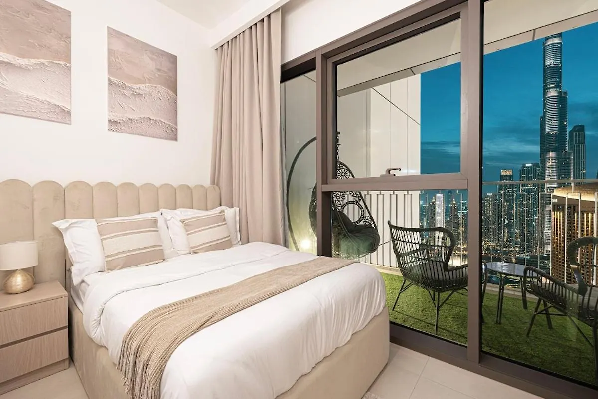 Luxurious Burj Khalifa And Fountain Views Apartment Dubai United Arab Emirates