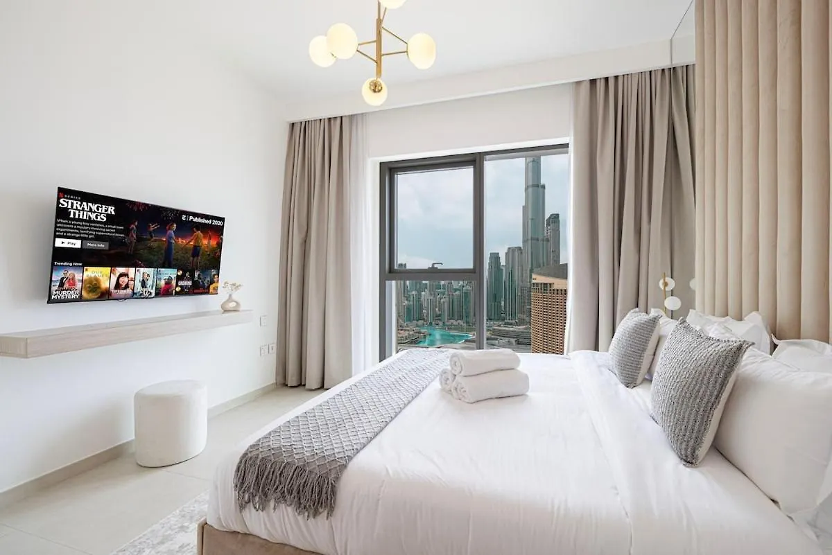 Luxurious Burj Khalifa And Fountain Views Apartment Dubai