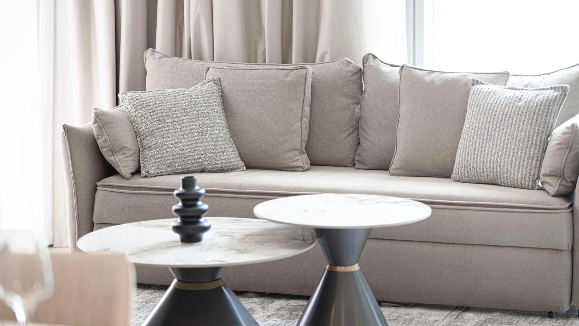 Luxurious Burj Khalifa And Fountain Views Apartment Dubai