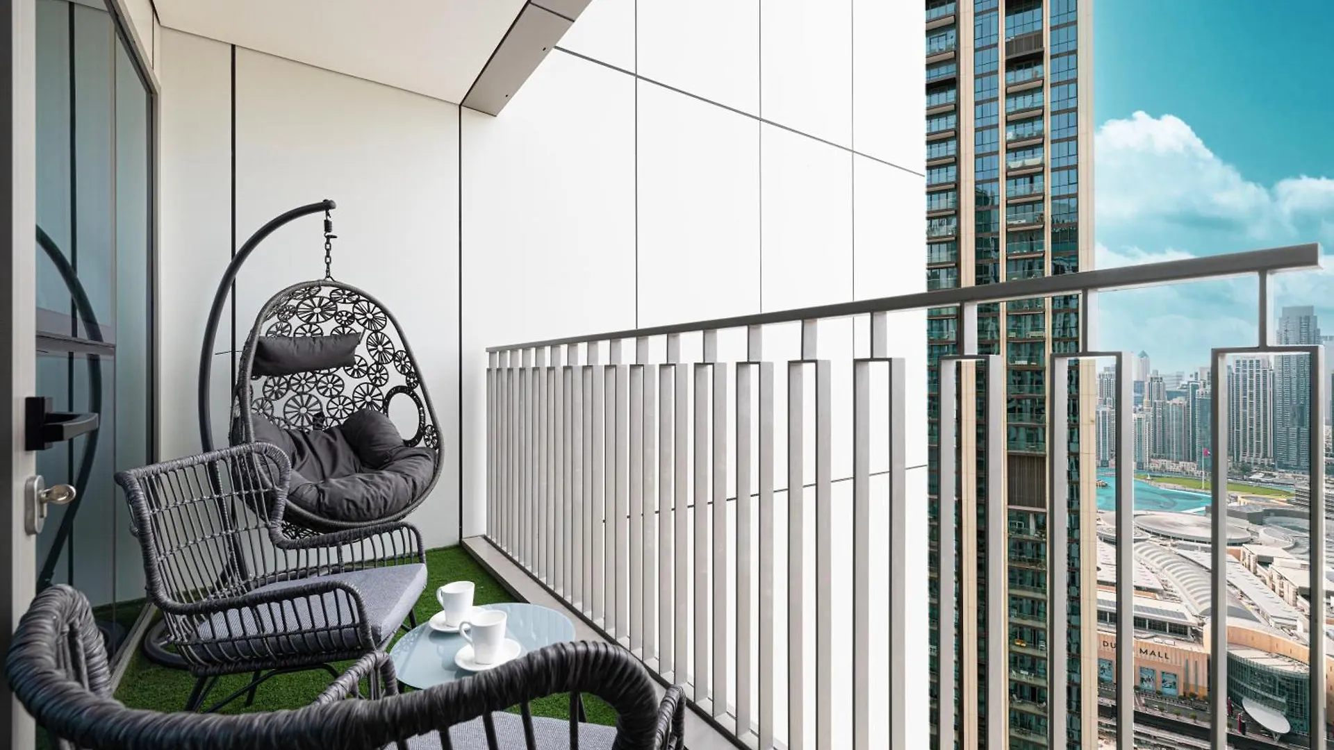 Luxurious Burj Khalifa And Fountain Views Apartment Dubai