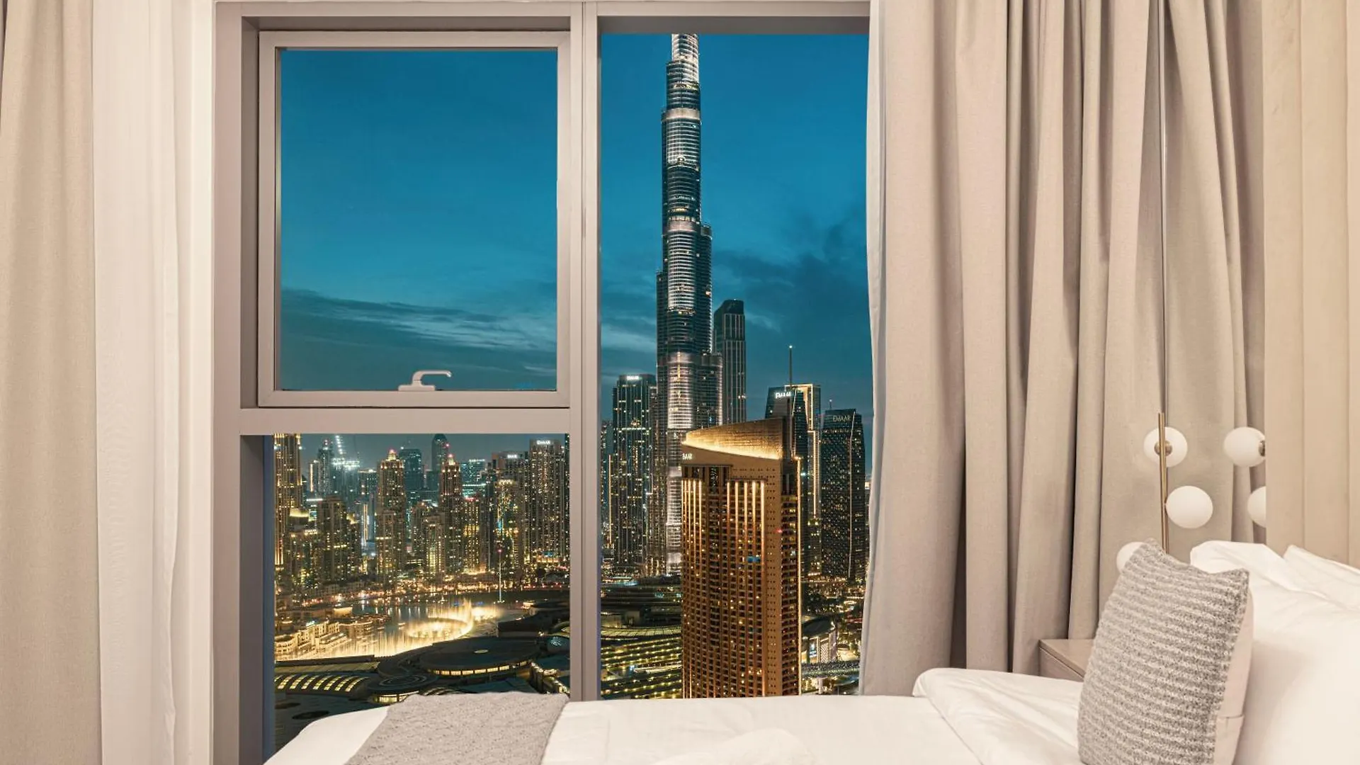 Luxurious Burj Khalifa And Fountain Views Apartment Dubai